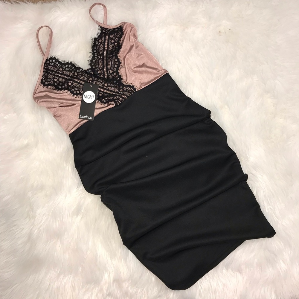 Boohoo- Midi Dress